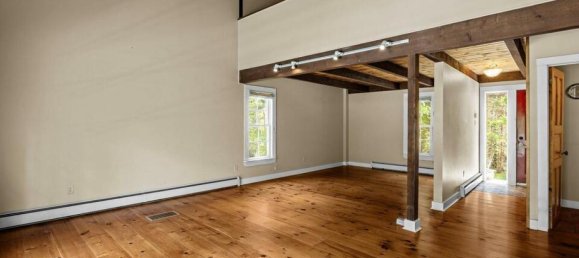 3 bedrooms House in Chester, Canada No. 262 4