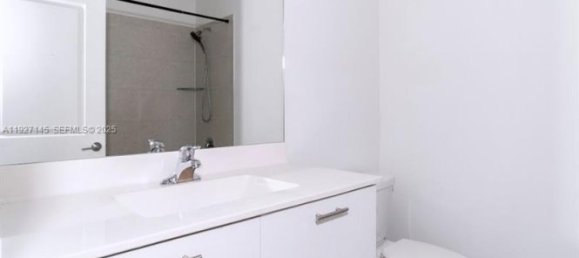 4 bedrooms Duplex for sale in Miami, Miami-Dade, Florida, USA № 614735 2