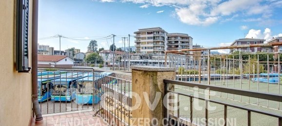 2 Schlafzimmer Wohnung in Varese, Italy, Nr. 378925 18