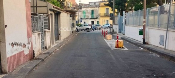 33m² Commercial property in Aci Catena, Italy No. 358107 3