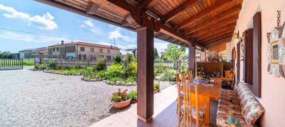 3 bedrooms House in Udine, Italy No. 285353 7