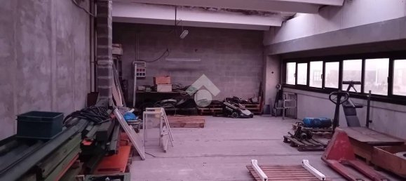Склад 495м² в Бовизио Машаго, Италия № 119453 12