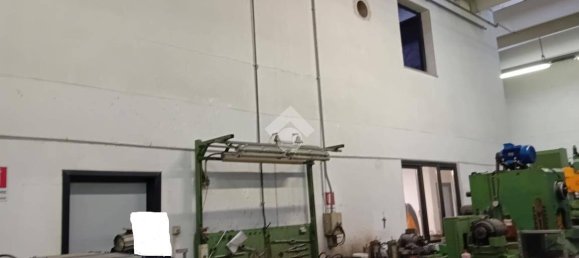 Склад 495м² в Бовизио Машаго, Италия № 119453 7