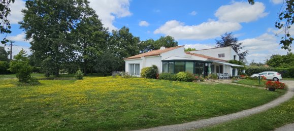 Дом с 5 спальнями в Атлантическая Луара, Франция № 280417 3