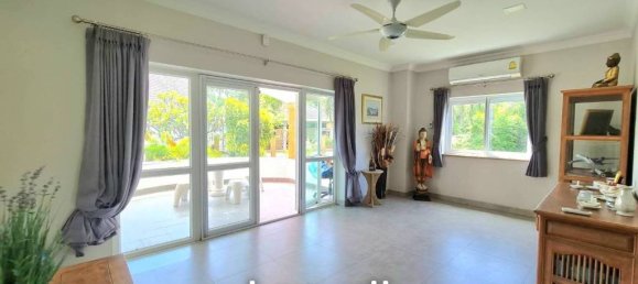 Кафе / ресторан с 4 спальнями в Банг Саре, Таиланд № 15589 10