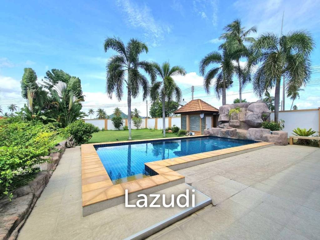 Кафе / ресторан с 4 спальнями в Банг Саре, Таиланд № 15589