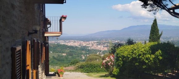 6 rooms House in Arezzo, Italy No. 276302 2