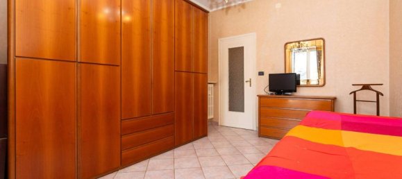 3-salle Appartement à Turin, Italy No. 32889 31