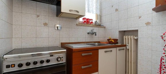 3-salle Appartement à Turin, Italy No. 32889 13