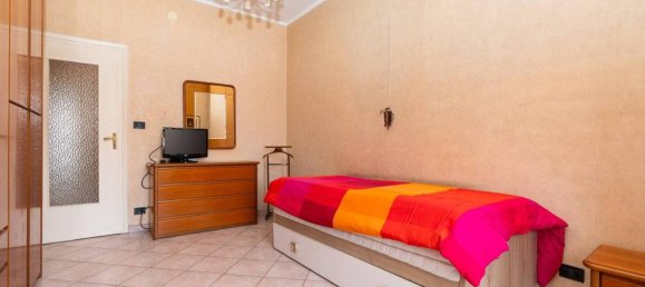 3-salle Appartement à Turin, Italy No. 32889 30