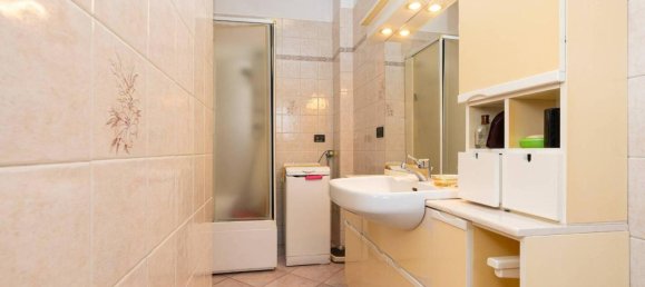 3-salle Appartement à Turin, Italy No. 32889 22