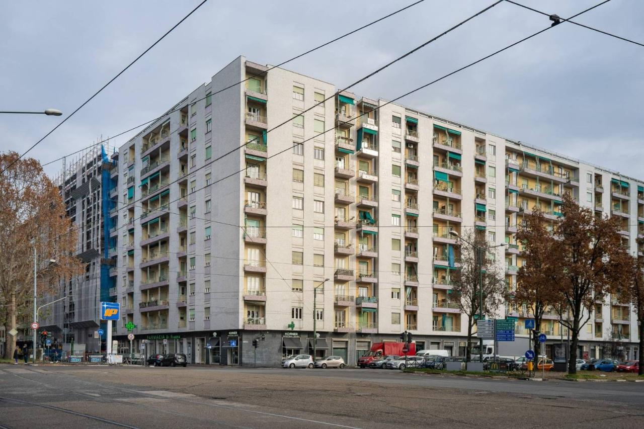 3-salle Appartement à Turin, Italy No. 32889