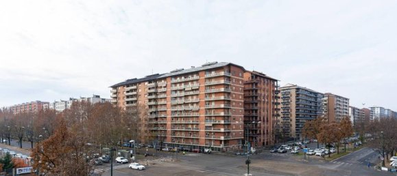 3-salle Appartement à Turin, Italy No. 32889 36