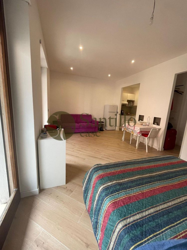 9 rooms Apartment in Rome, Italy No. 268686