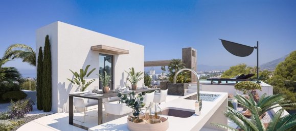 4 bedrooms Townhouse in Marbella, Spain No. 48030 9