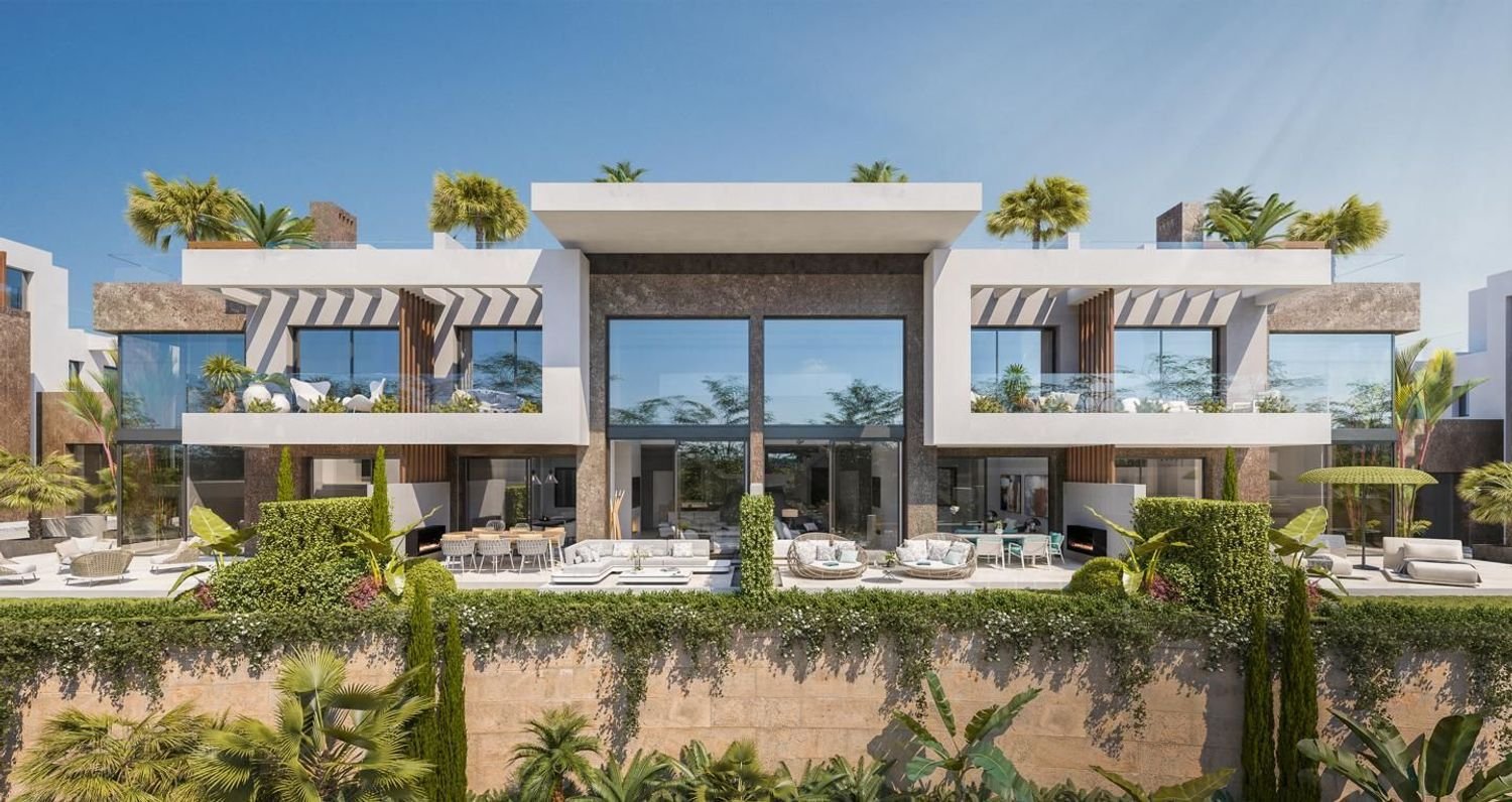 4 bedrooms Townhouse in Marbella, Spain No. 48030