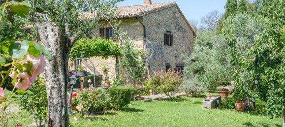 4 bedrooms House in Collazzone, Italy No. 138203 3