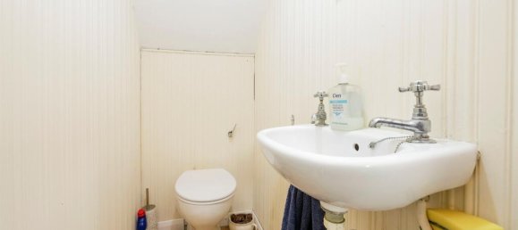 3 bedrooms House in Watford, United Kingdom No. 6047 12