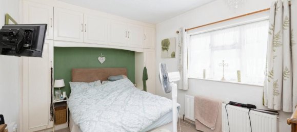 3 bedrooms House in Watford, United Kingdom No. 6047 23