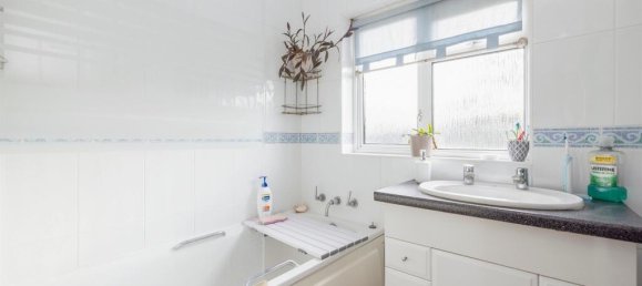 3 bedrooms House in Watford, United Kingdom No. 6047 26