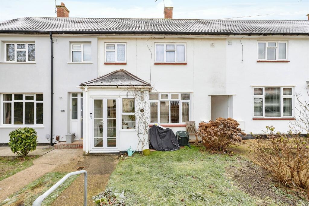 3 bedrooms House in Watford, United Kingdom No. 6047