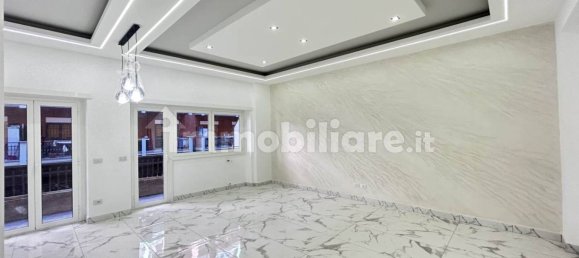 2 bedrooms Apartment in Rome, Italy No. 16891 3