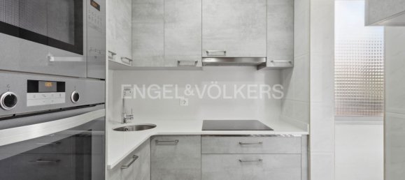 Apartamento de 3 dormitorios en L'Hospitalet de Llobregat, Spain No. 182732 3