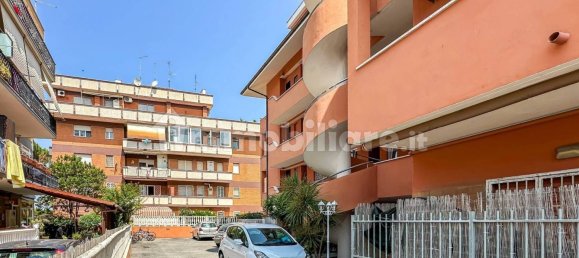 2 bedrooms Penthouse in Pomezia, Italy No. 350234 2