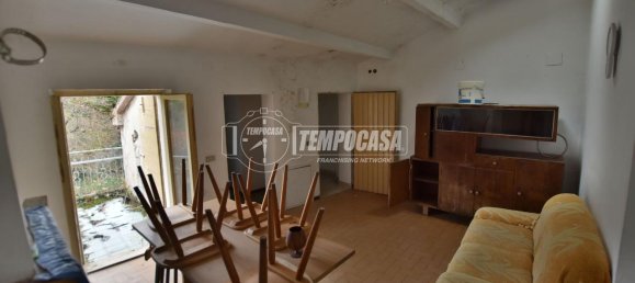 5 rooms Apartment in Serrapetrona, Italy No. 1787 9