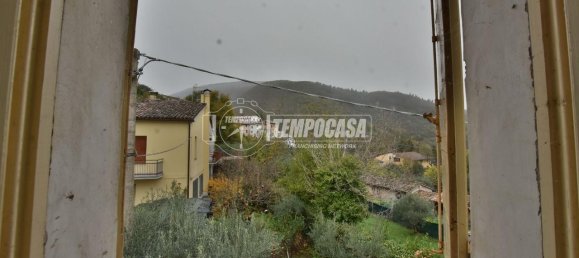 5 rooms Apartment in Serrapetrona, Italy No. 1787 18