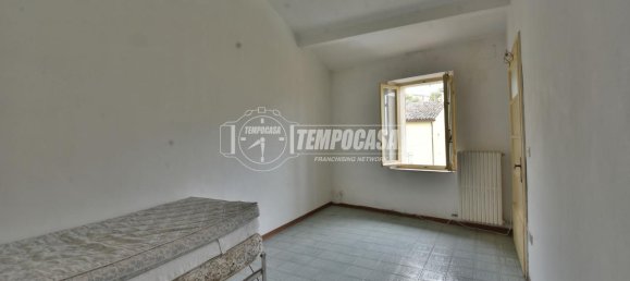 5 rooms Apartment in Serrapetrona, Italy No. 1787 17