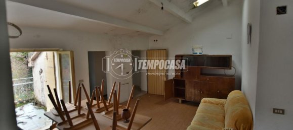 5 rooms Apartment in Serrapetrona, Italy No. 1787 8