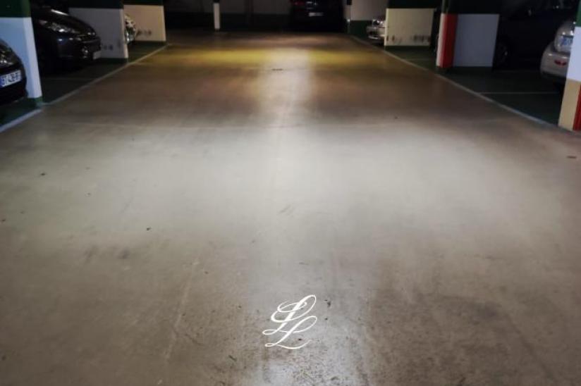 1غرفة موقف سيارات في Paris, France رقم 144423