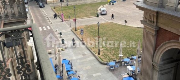 4 bedrooms Apartment in Turin, Italy No. 151451 11