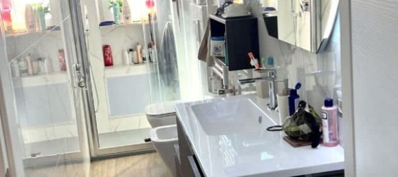 3 bedrooms Apartment in Turin, Italy No. 314083 9