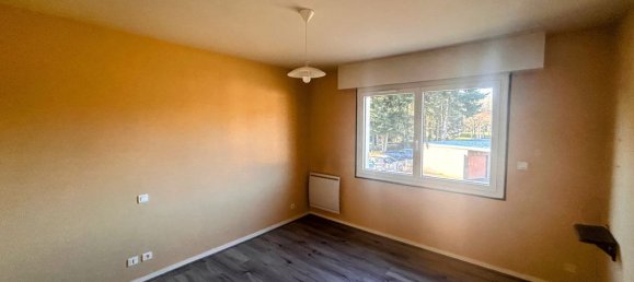 2 bedrooms Apartment in Ussel, France No. 96616 5