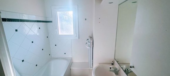 2 bedrooms Apartment in Ussel, France No. 96616 6