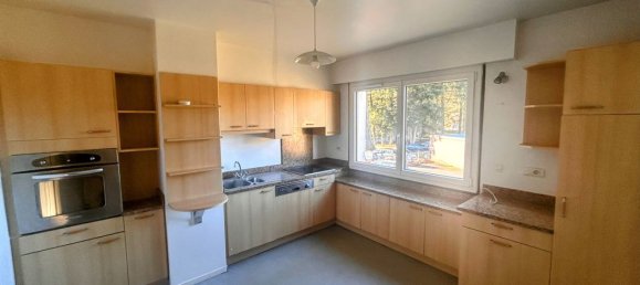 2 bedrooms Apartment in Ussel, France No. 96616 4