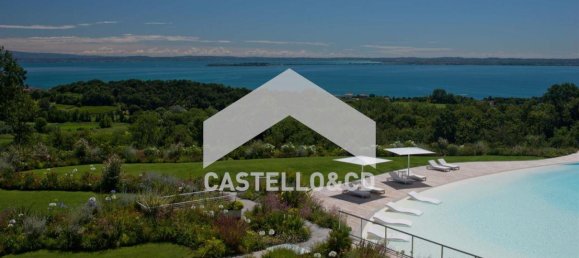 Villa de 4 habitaciónes en Padenghe sul Garda, Italy No. 43439 3