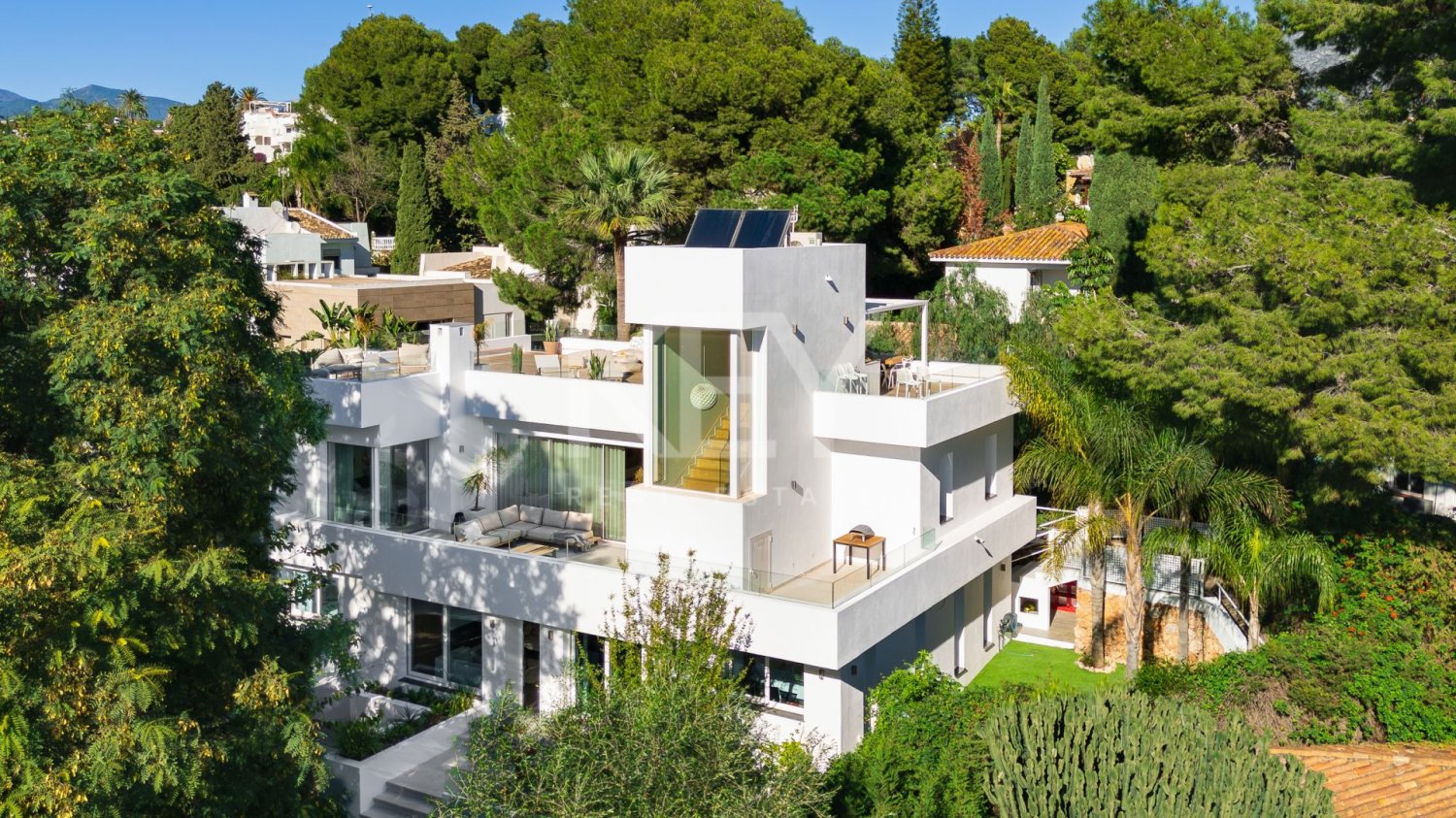 6 bedrooms Villa in Marbella, Spain No. 119293