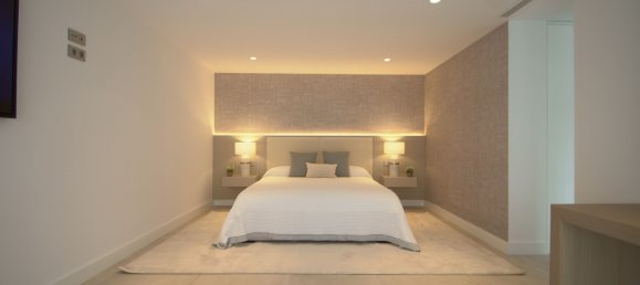 5 bedrooms Villa in Marbella, Spain No. 19594 19