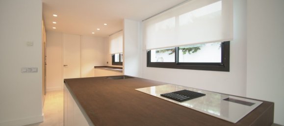 5 bedrooms Villa in Marbella, Spain No. 19594 13