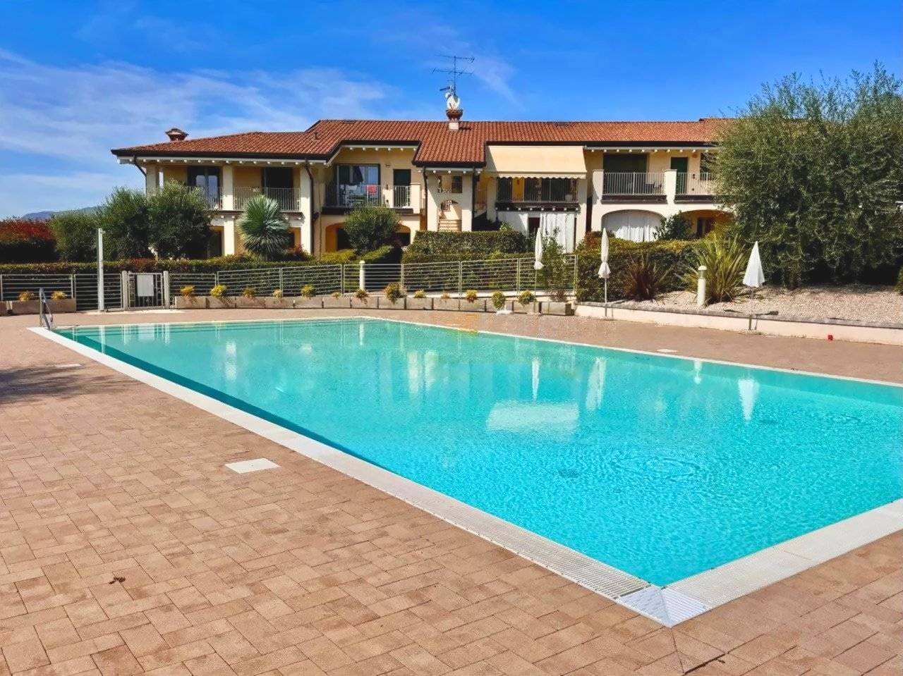 2 bedrooms Villa in Lonato del Garda, Italy No. 388932