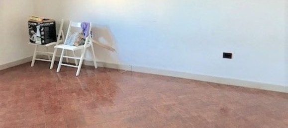 4 rooms Apartment in Modugno, Italy No. 158776 8