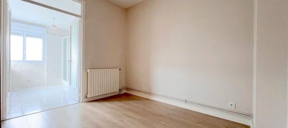 5 bedrooms House in Saint-Nazaire, France No. 100876 8