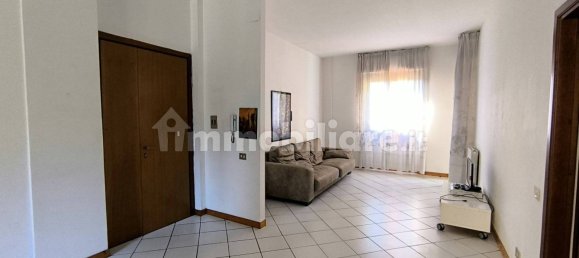 2 bedrooms Apartment in Florence, Italy No. 207478 2