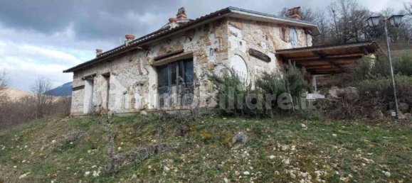 2 bedrooms House in Borgorose, Italy No. 333484 4