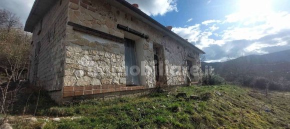 2 bedrooms House in Borgorose, Italy No. 333484 3