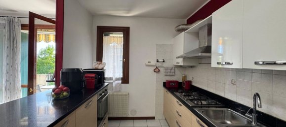 3 rooms Apartment in Chiarano, Italy No. 263905 12