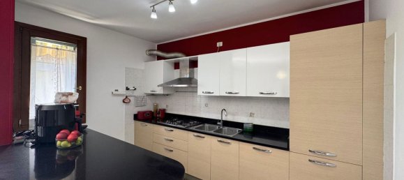 3 rooms Apartment in Chiarano, Italy No. 263905 7